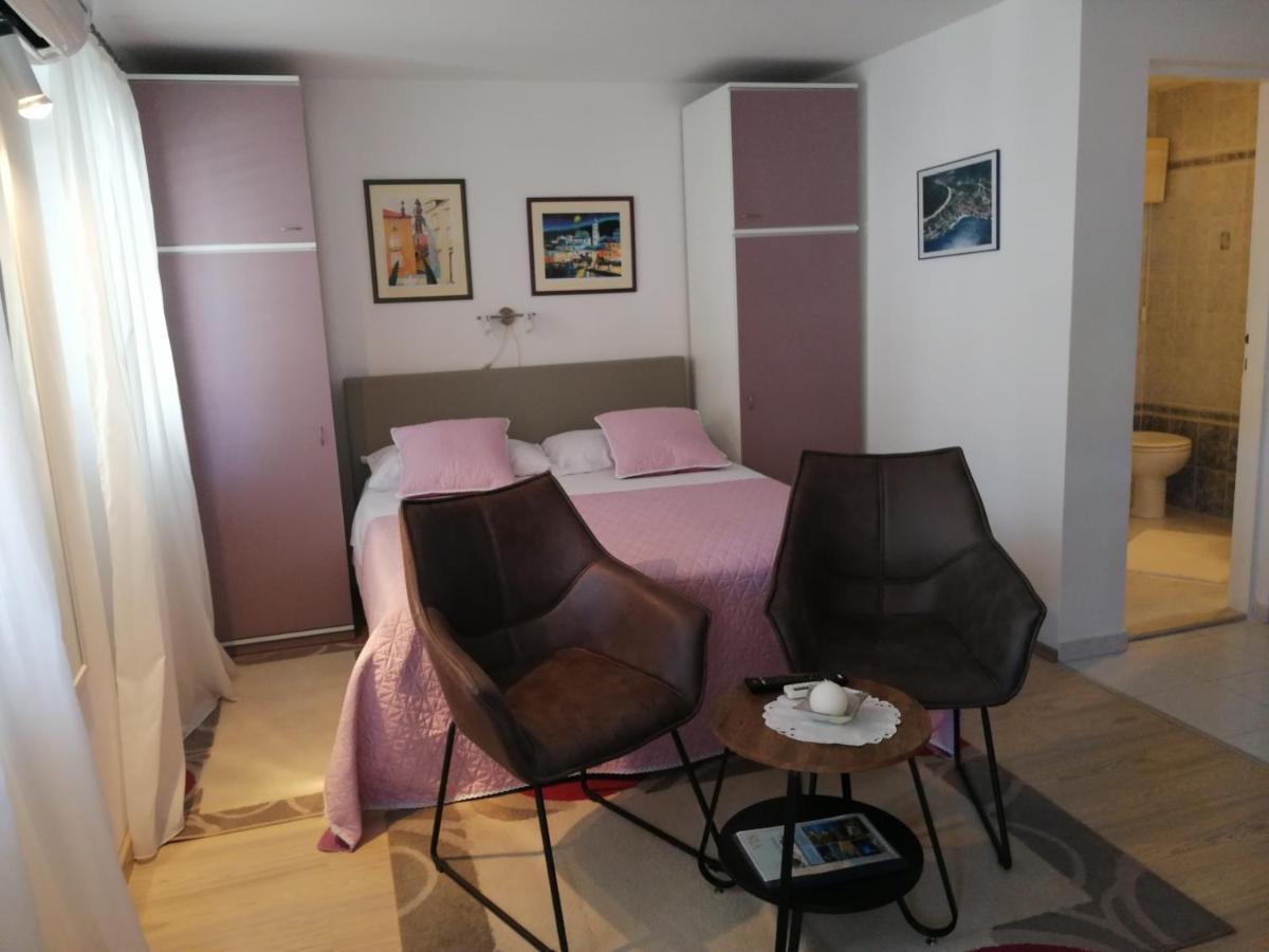 Studio Apartments Kuljis Vis Exterior foto